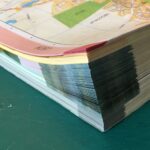 Makulatur, fx gamle telefonbøger til at lime på til æskearbejde