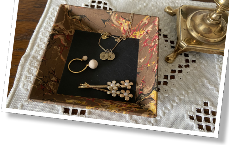 LIlle bakke med skrå sider