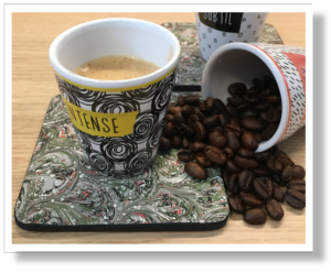 Brug papirstumper til små fine coasters